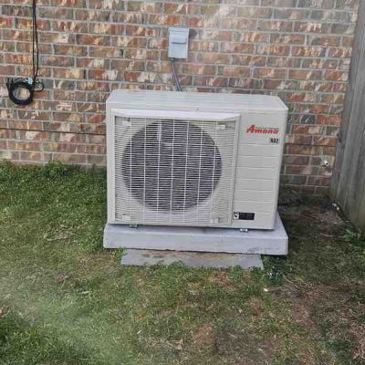 Smart Comfort HVAC technician repairing air conditioner in West Little Rock